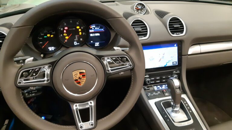 Volant Sport GT multifonctions et chauffant